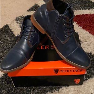 Boys boots in size 7